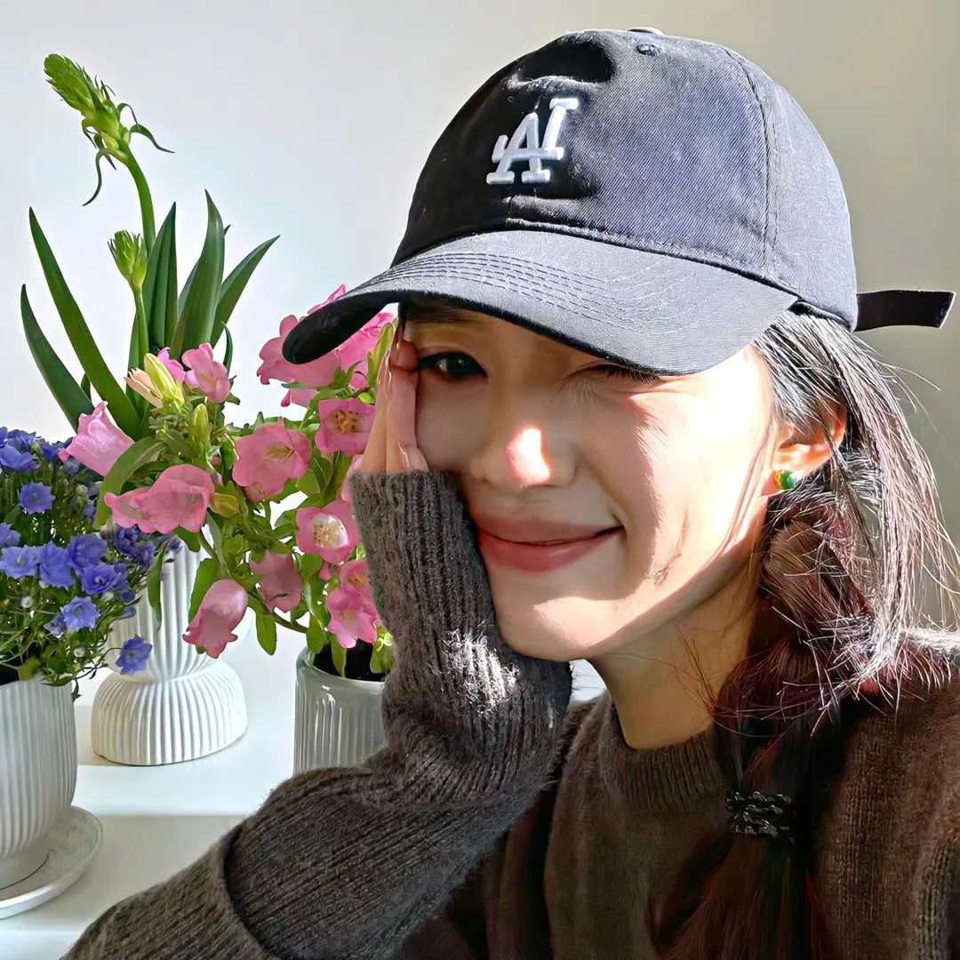 她自林中来